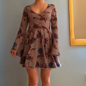 cute wide armed dress from urban!